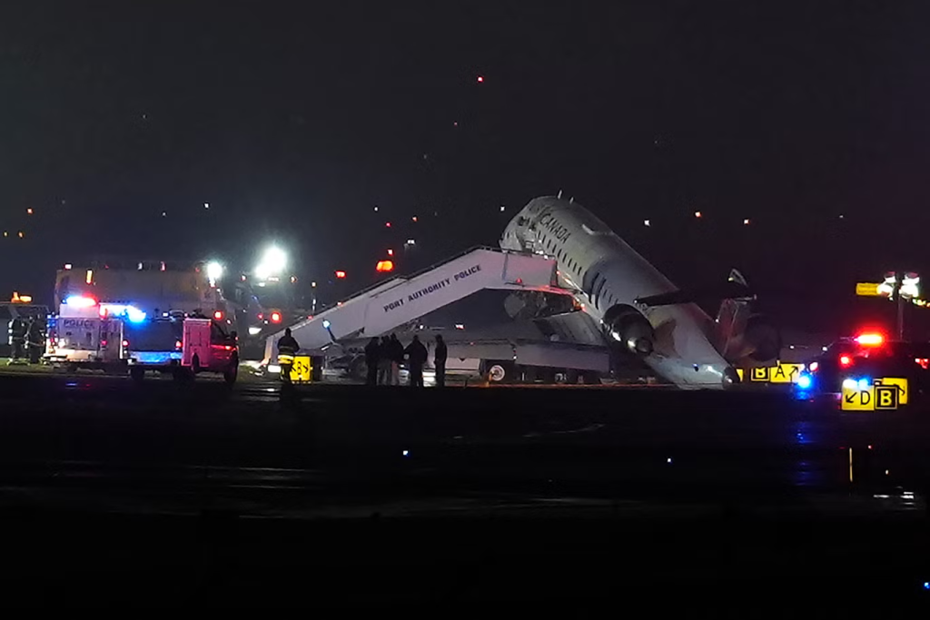 Accidente-en-el-aeropuerto-de-laguardia-avión-de-pasajeros-piloto-y-copiloto-nueva-york