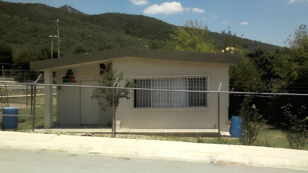 Una De Las Clínicas Cerradas Por Falta De Recursos En Santiago. 