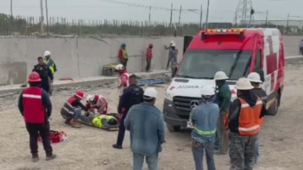 Trabajador Del Metro Sufre Accidente Con Varilla Trabajando En La Obra Vial Del Metro | La Silla Regia